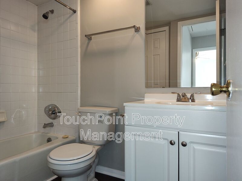 3BD/2BA Townhome in Stonington! property image