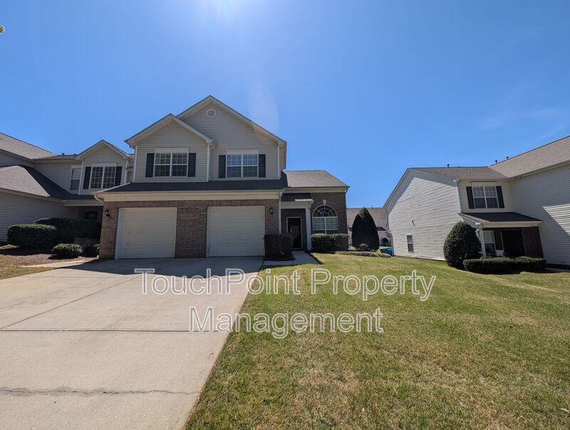 Cozy End Unit Townhome located in the Carolina Crossing community! property image