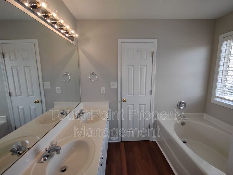 Charming 2 story, 4 bedroom, 2.5 bath home located in the Taylor Glen Subdivision! property image