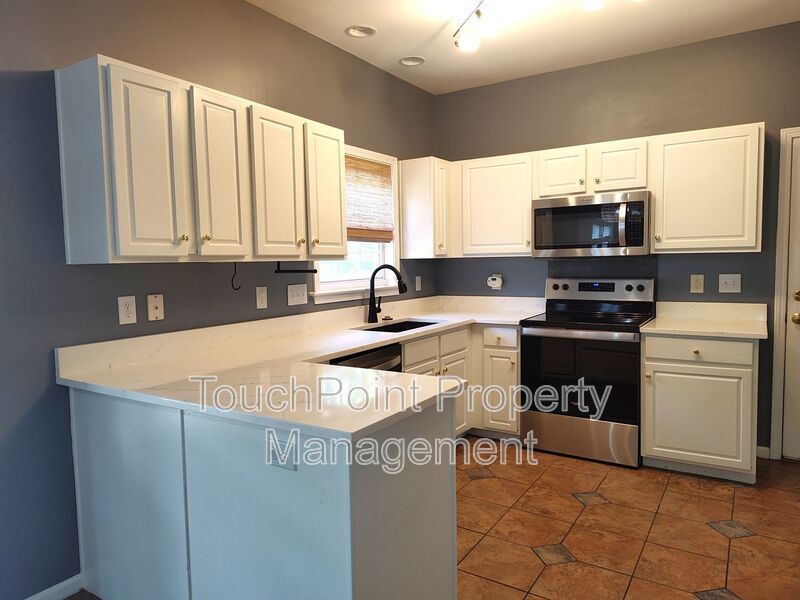 Stunning Corner Lot home located within a cul-de-sac in the Mitchell Glen Community! property image