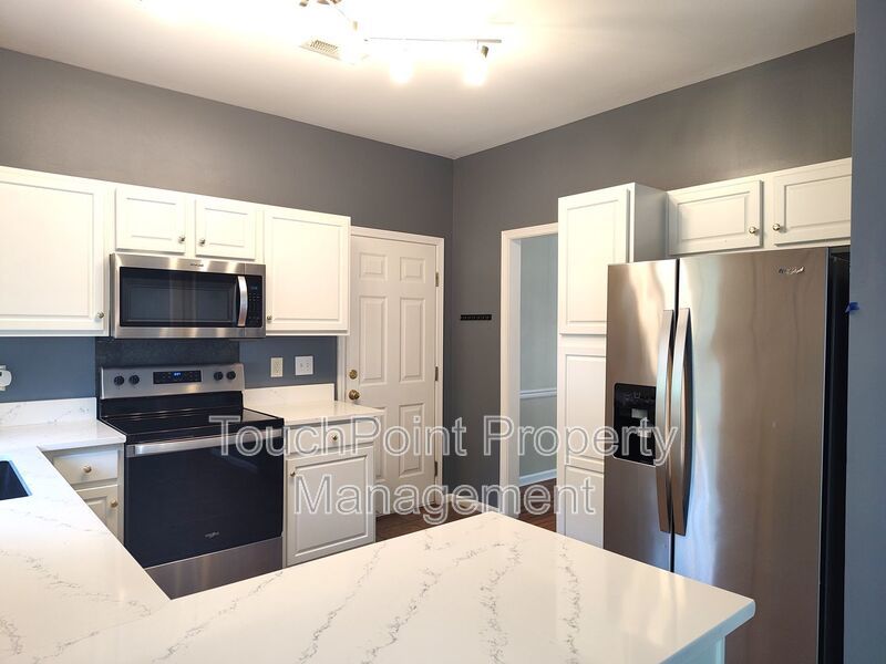 Stunning Corner Lot home located within a cul-de-sac in the Mitchell Glen Community! property image