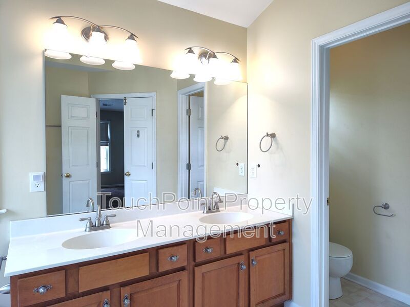 Stunning Corner Lot home located within a cul-de-sac in the Mitchell Glen Community! property image