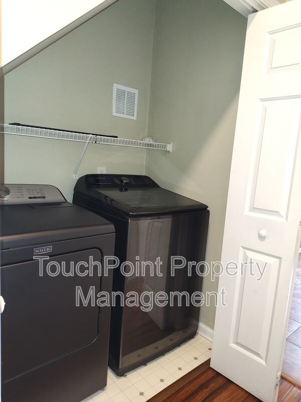 Stunning Corner Lot home located within a cul-de-sac in the Mitchell Glen Community! property image