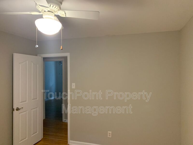 Charming 4 bedroom, 2 bath Ranch Style home located in Churchill Downs! property image