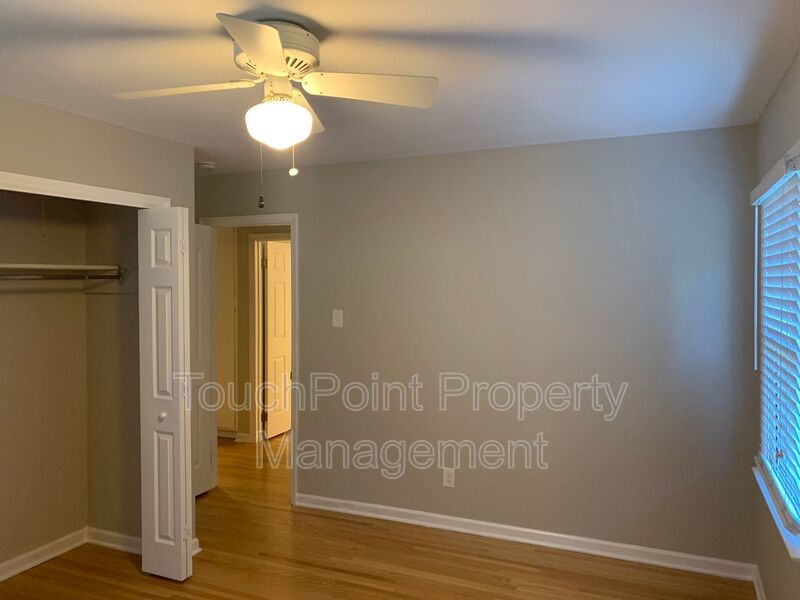 Charming 4 bedroom, 2 bath Ranch Style home located in Churchill Downs! property image