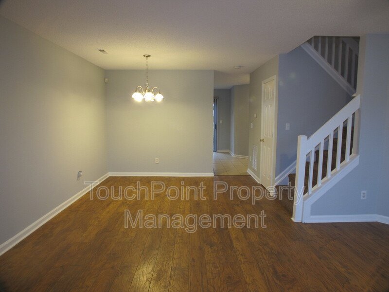Pristine 2 bedroom, 2.5 bath Townhome located in the Roxborough Community! property image
