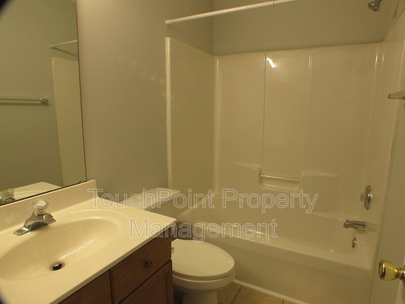 Pristine 2 bedroom, 2.5 bath Townhome located in the Roxborough Community! property image
