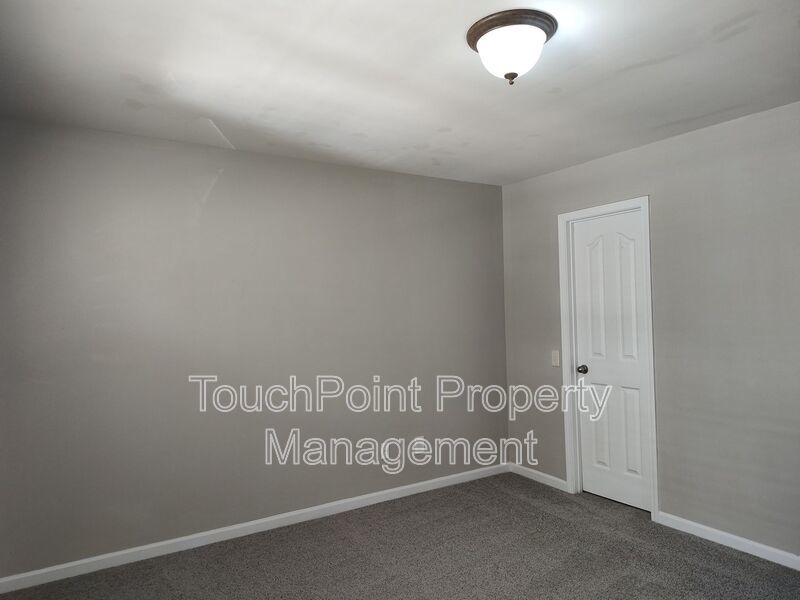 Cozy, 2 story End Unit Townhome located in the Blakeney Preserve community! property image