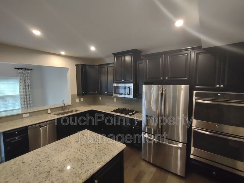 Beautiful Home located in the Holcomb Woods Community! property image