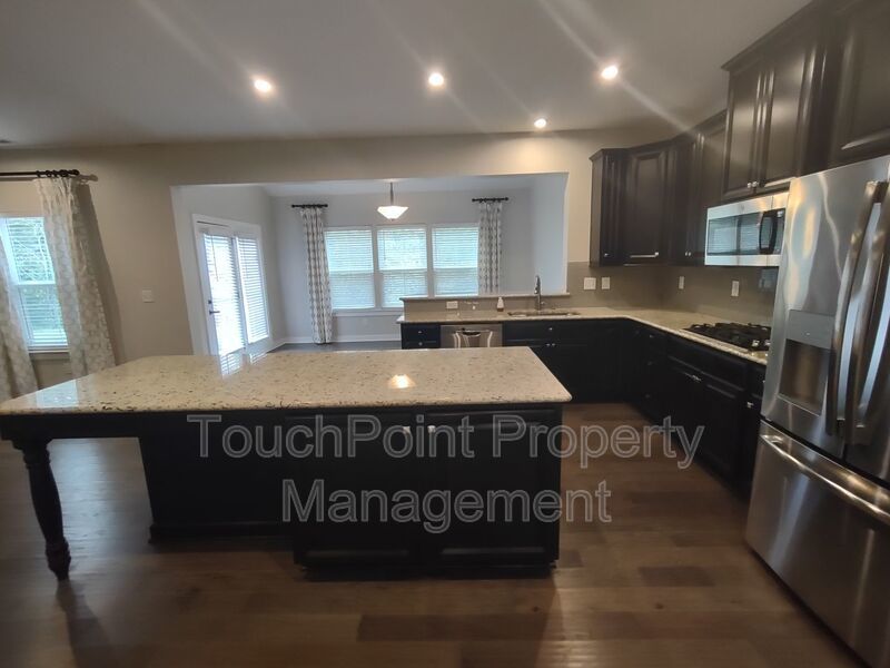 Beautiful Home located in the Holcomb Woods Community! property image