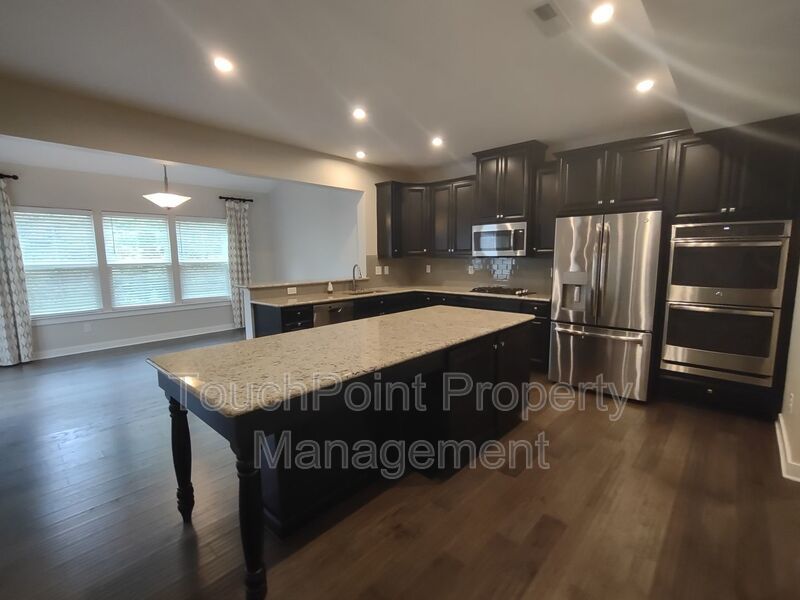 Beautiful Home located in the Holcomb Woods Community! property image