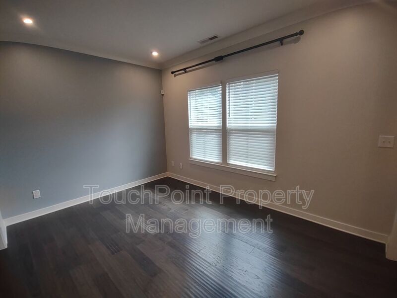 Beautiful Home located in the Holcomb Woods Community! property image