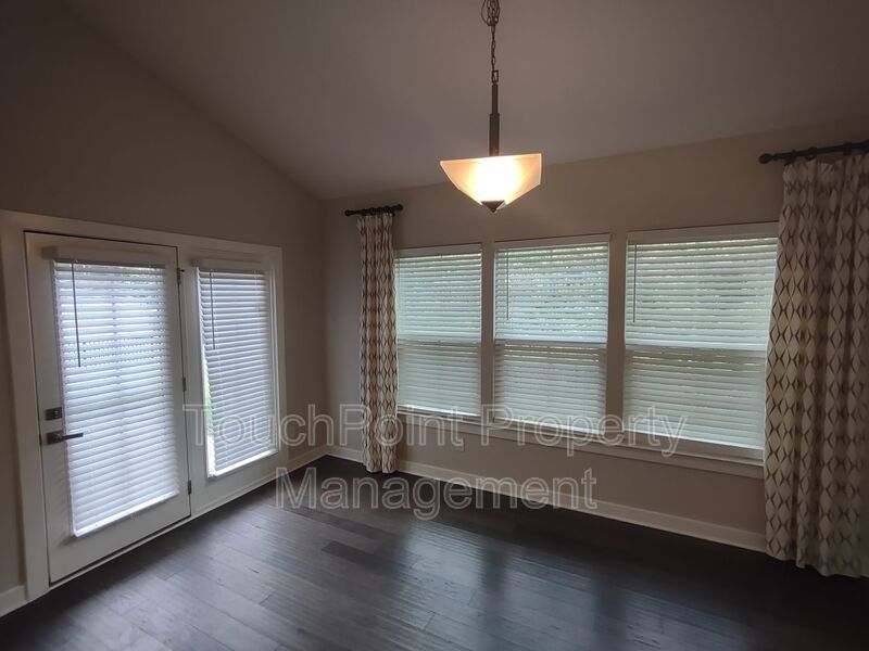 Beautiful Home located in the Holcomb Woods Community! property image