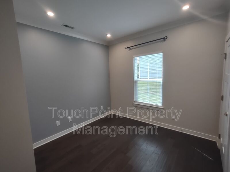 Beautiful Home located in the Holcomb Woods Community! property image