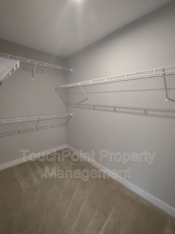 Beautiful Home located in the Holcomb Woods Community! property image