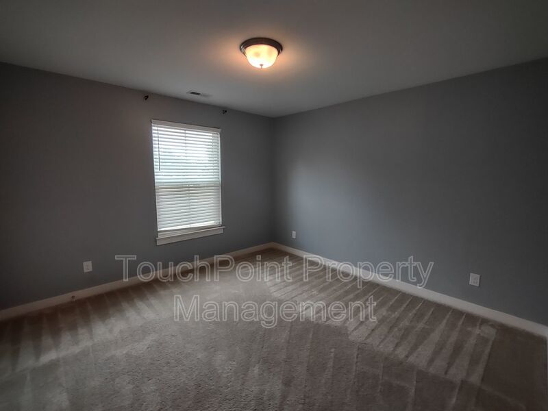 Beautiful Home located in the Holcomb Woods Community! property image