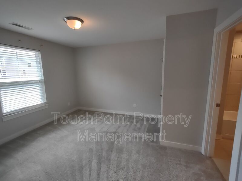 Beautiful Home located in the Holcomb Woods Community! property image