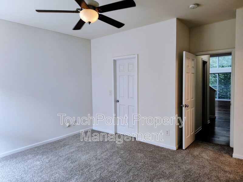 Beautiful Condo located in The Reinassance Community! property image