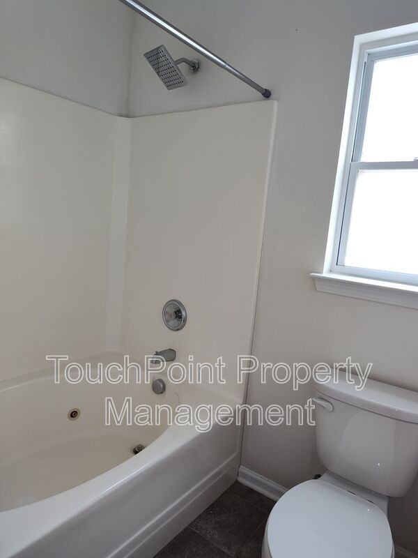 Beautiful Condo located in The Reinassance Community! property image