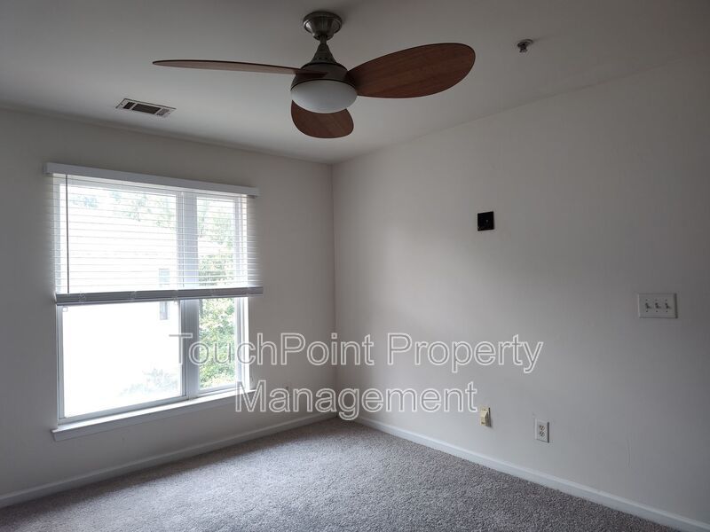 Beautiful Condo located in The Reinassance Community! property image