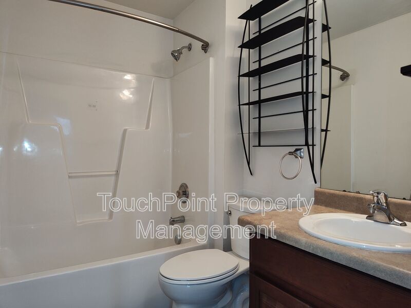 Beautiful Condo located in The Reinassance Community! property image