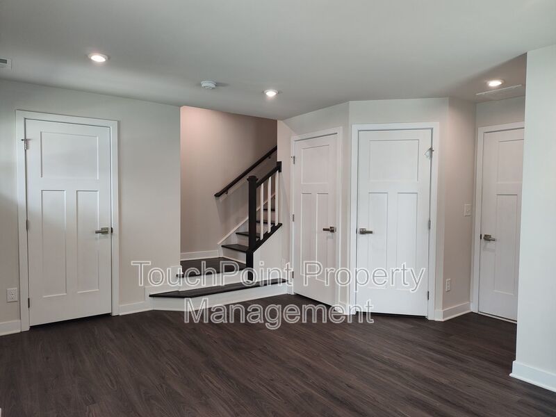 Beautiful End Unit Townhome located in the Towns at Mallard Mills community! property image