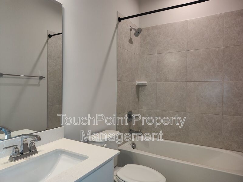 Beautiful End Unit Townhome located in the Towns at Mallard Mills community! property image