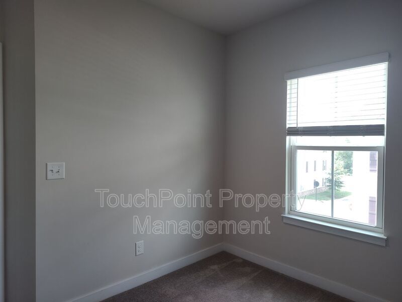 Beautiful End Unit Townhome located in the Towns at Mallard Mills community! property image