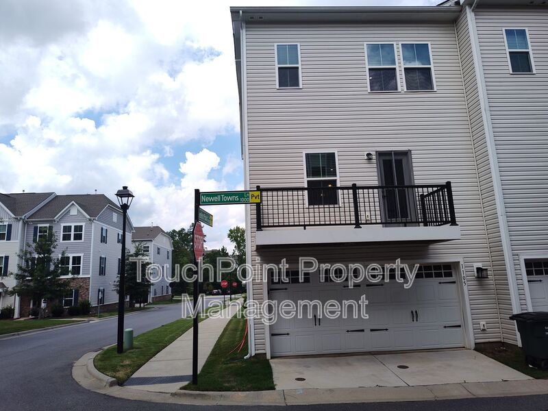 Beautiful End Unit Townhome located in the Towns at Mallard Mills community! property image