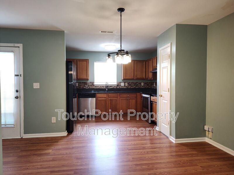 Cozy, 2 story Home located in the  PeachTree Hills community! property image