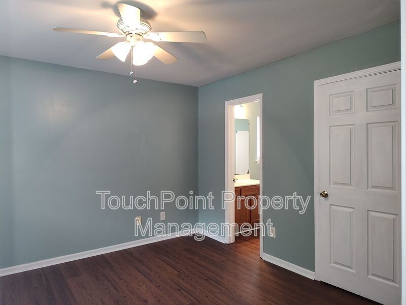 Cozy, 2 story Home located in the  PeachTree Hills community! property image