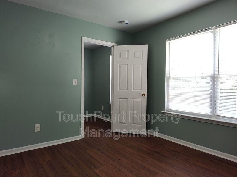 Cozy, 2 story Home located in the  PeachTree Hills community! property image