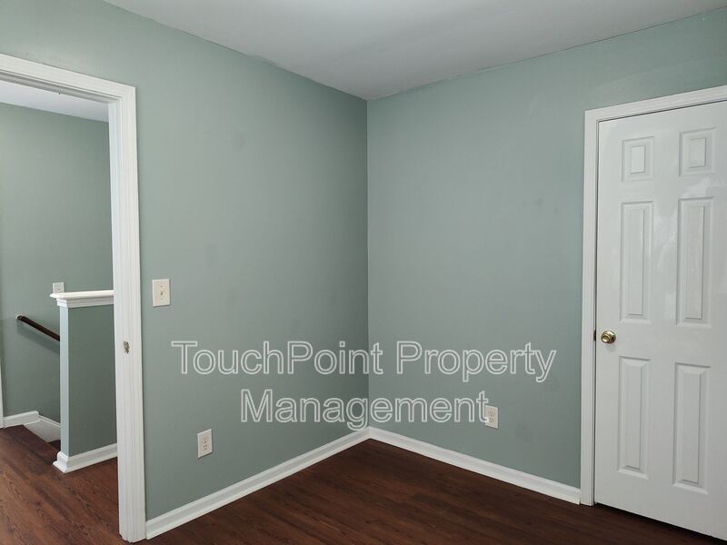 Cozy, 2 story Home located in the  PeachTree Hills community! property image