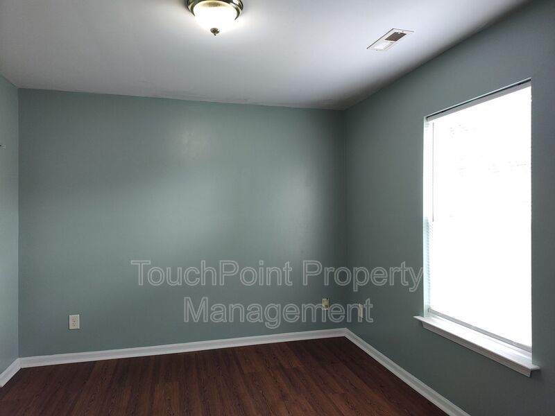 Cozy, 2 story Home located in the  PeachTree Hills community! property image