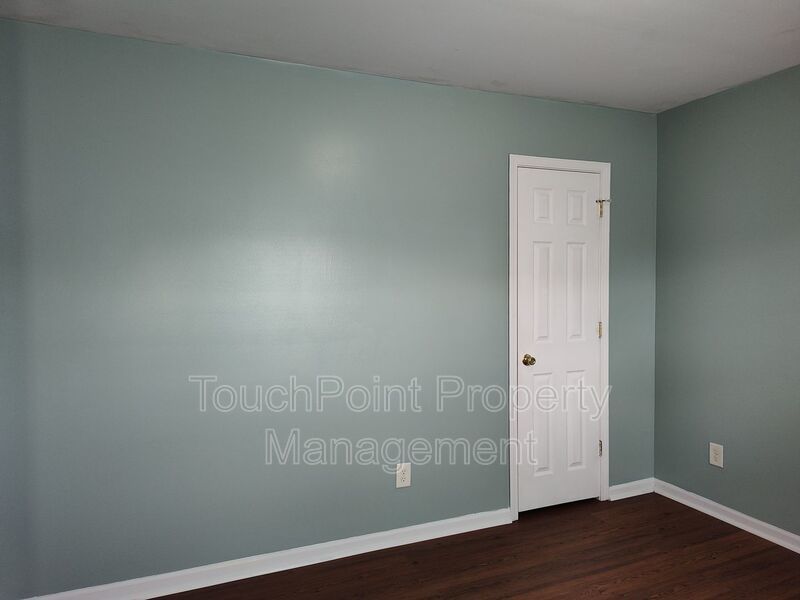 Cozy, 2 story Home located in the  PeachTree Hills community! property image