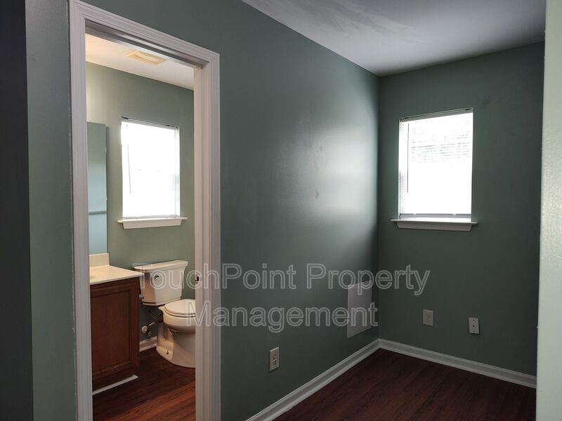 Cozy, 2 story Home located in the  PeachTree Hills community! property image