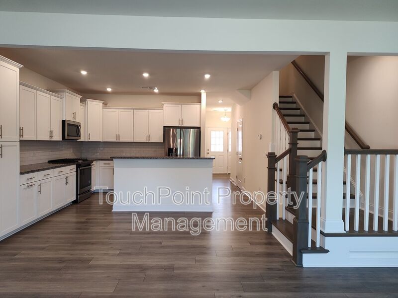 3 Bedroom, 2.5 Bath Townhome located in Paddlers Cove! property image