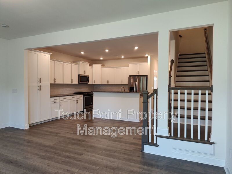 3 Bedroom, 2.5 Bath Townhome located in Paddlers Cove! property image