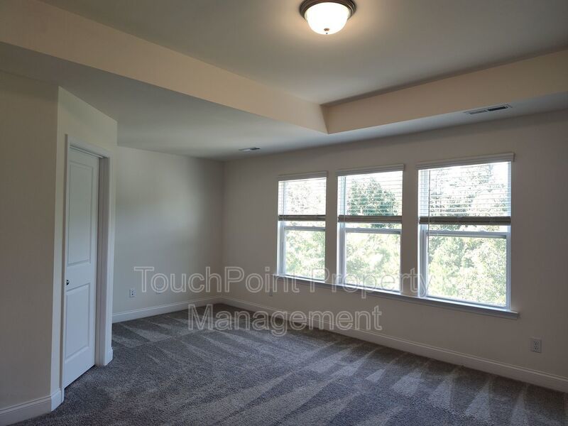 3 Bedroom, 2.5 Bath Townhome located in Paddlers Cove! property image