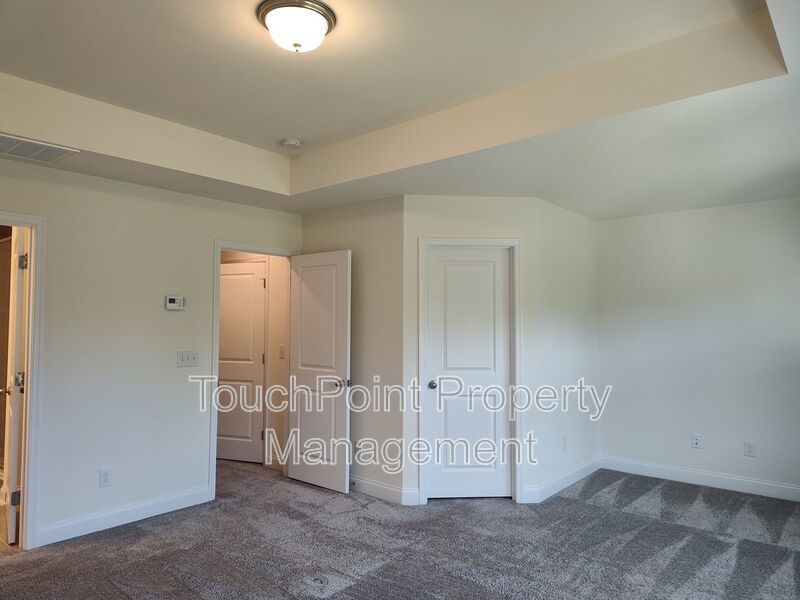 3 Bedroom, 2.5 Bath Townhome located in Paddlers Cove! property image