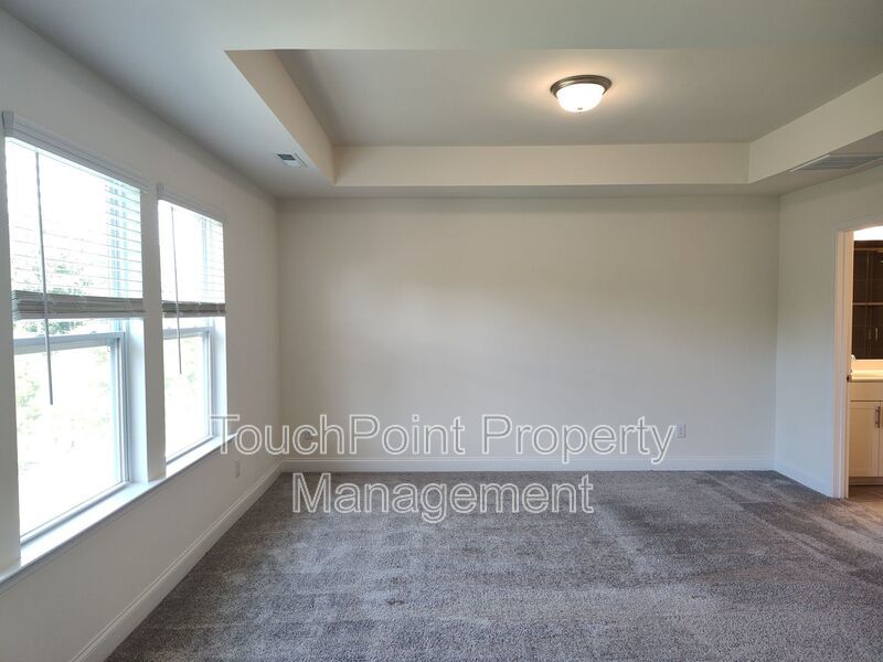 3 Bedroom, 2.5 Bath Townhome located in Paddlers Cove! property image