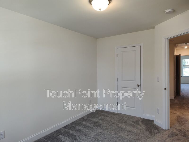 3 Bedroom, 2.5 Bath Townhome located in Paddlers Cove! property image
