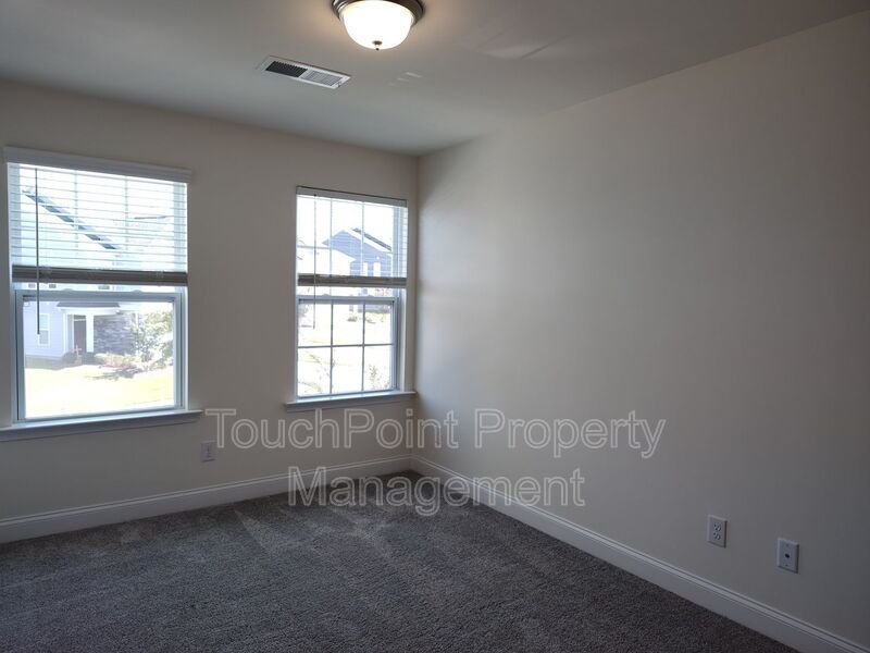 3 Bedroom, 2.5 Bath Townhome located in Paddlers Cove! property image