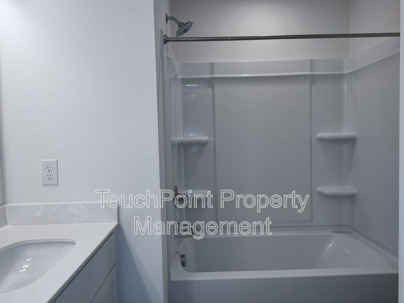 3 Bedroom, 2.5 Bath Townhome located in Paddlers Cove! property image