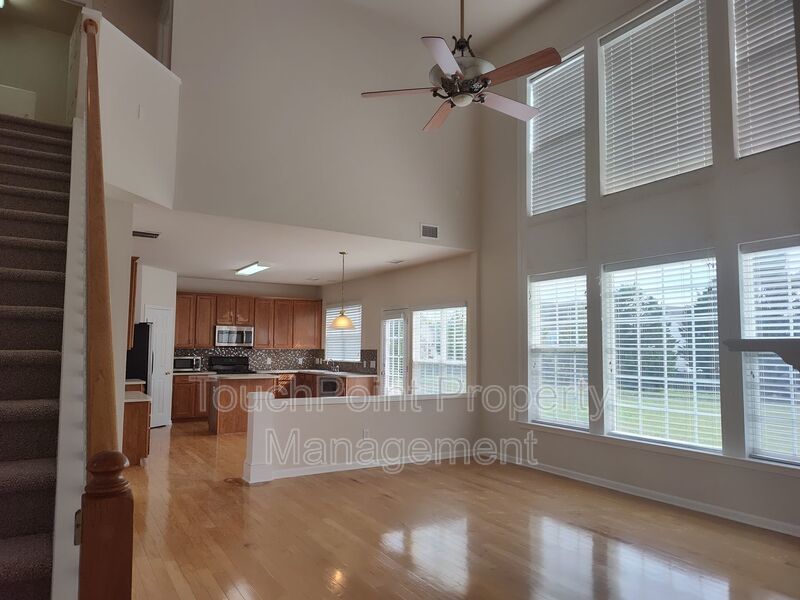 Gorgeous 4 beds, 2.5 bath home located in the Arbor Hills community! property image