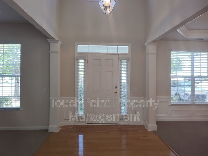 Gorgeous 4 beds, 2.5 bath home located in the Arbor Hills community! property image