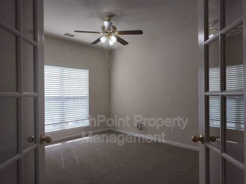 Gorgeous 4 beds, 2.5 bath home located in the Arbor Hills community! property image