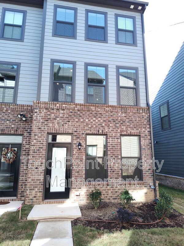 New Build Townhome located in the Southrail Station! property image