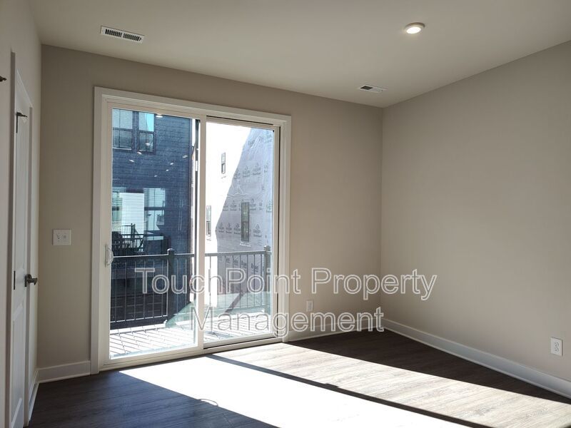 New Build Townhome located in the Southrail Station! property image