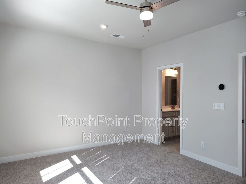 New Build Townhome located in the Southrail Station! property image